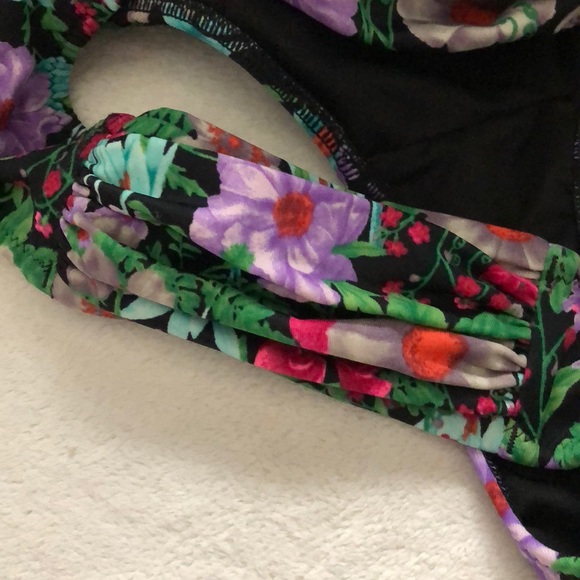 Victoria Secret bikini - Will Take Offers✨✨ - Picture 5 of 5
